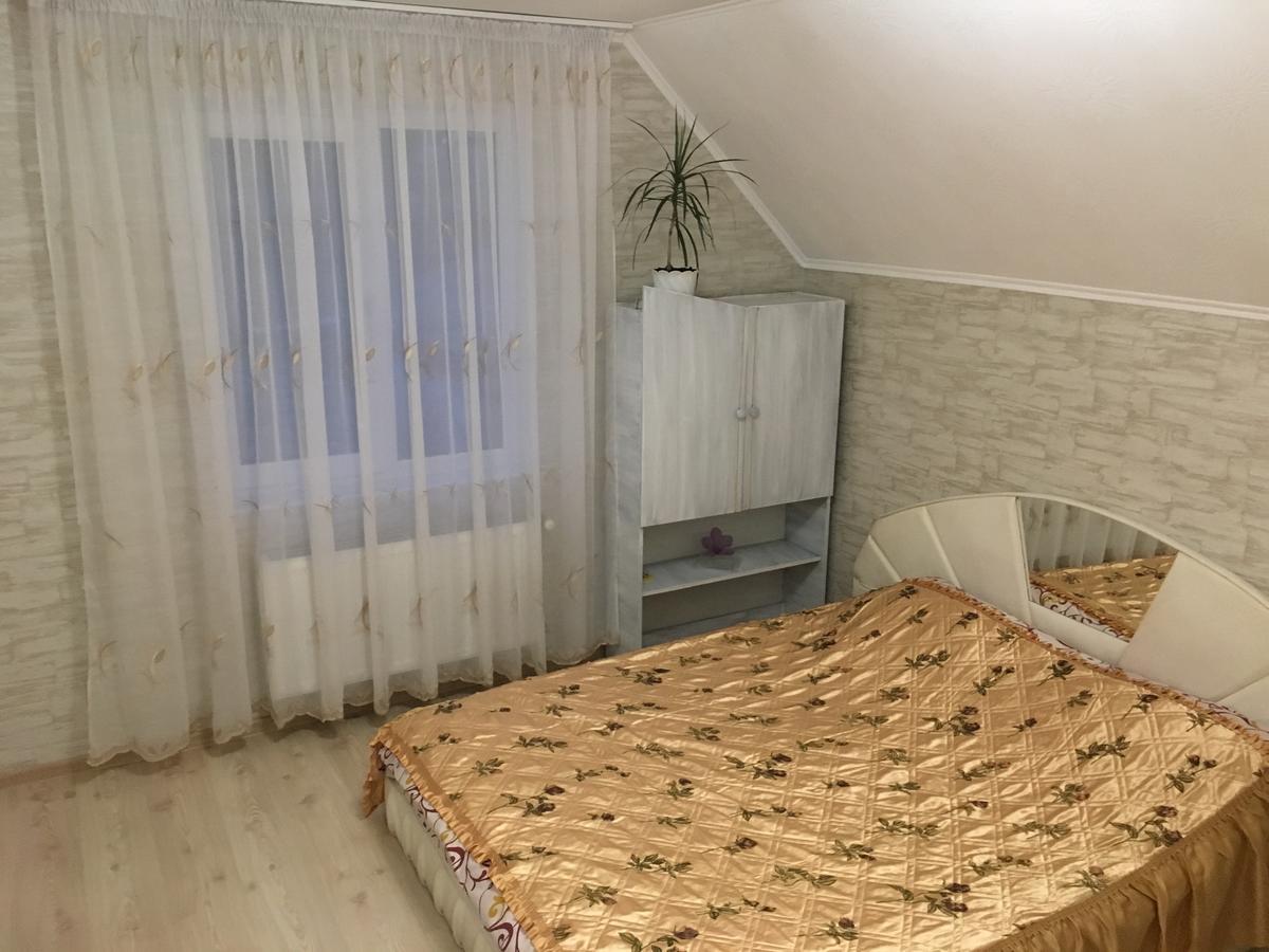 Vacation Home Lubov Kamieniec Podolski Zewnętrze zdjęcie